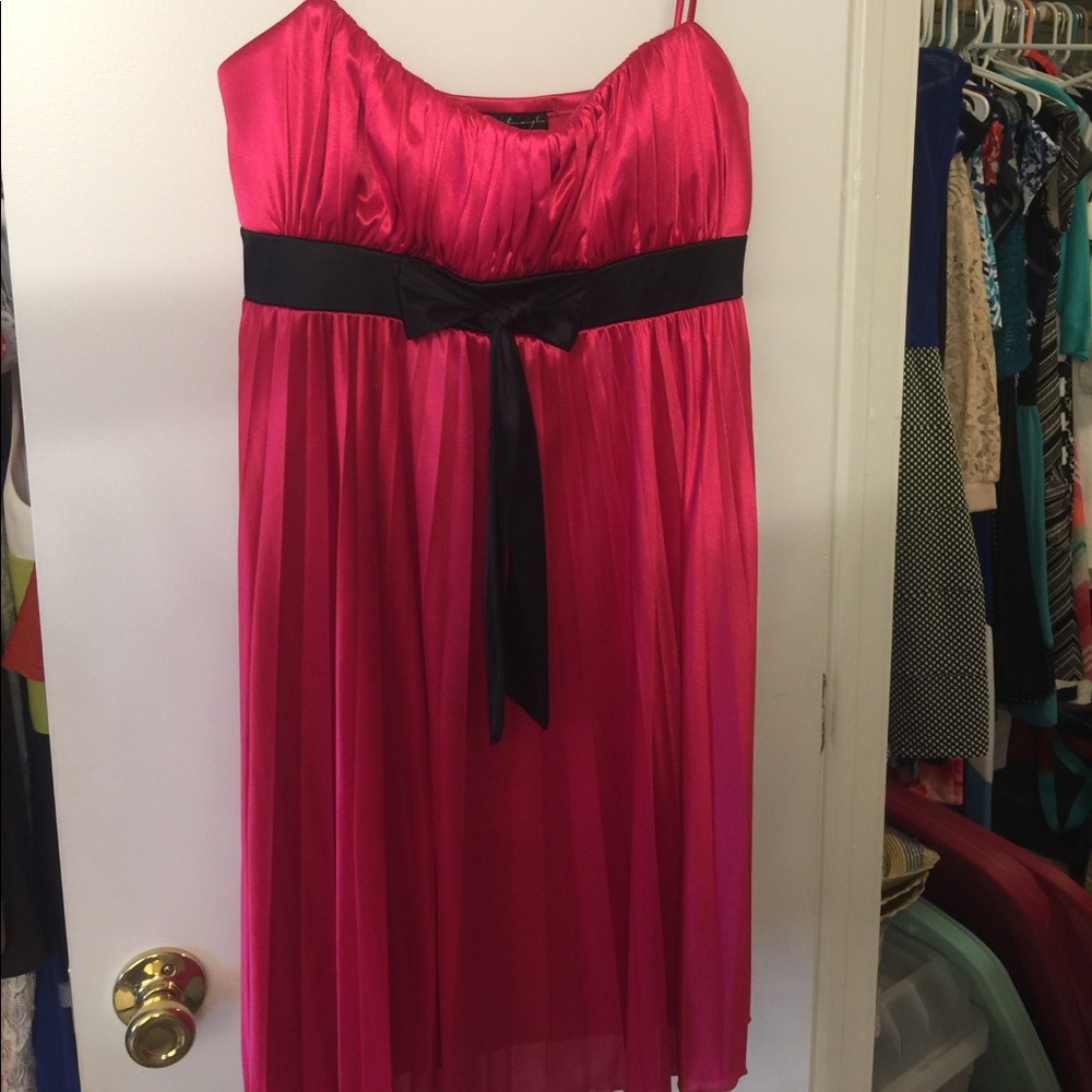 Hot pink valentine’s day dress Worn once black bow
